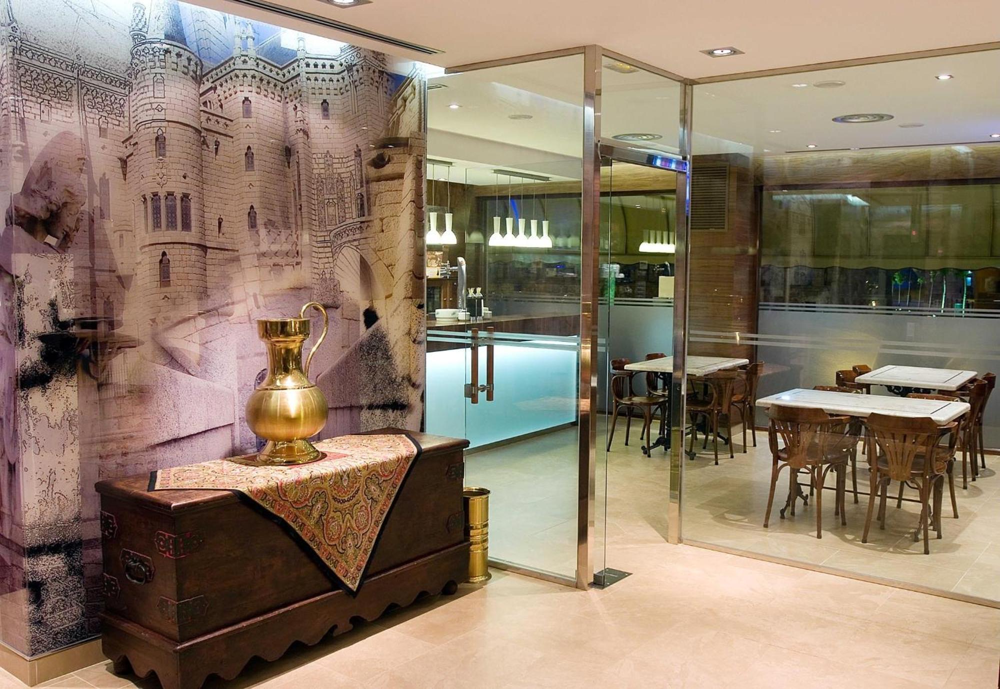 Hotel Restaurante La Peseta Astorga Exterior photo